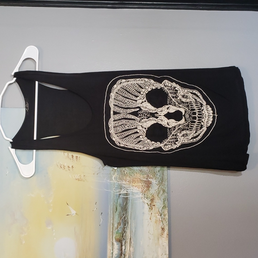 Skull tank top,, it Closet racer back top with embroidered skull